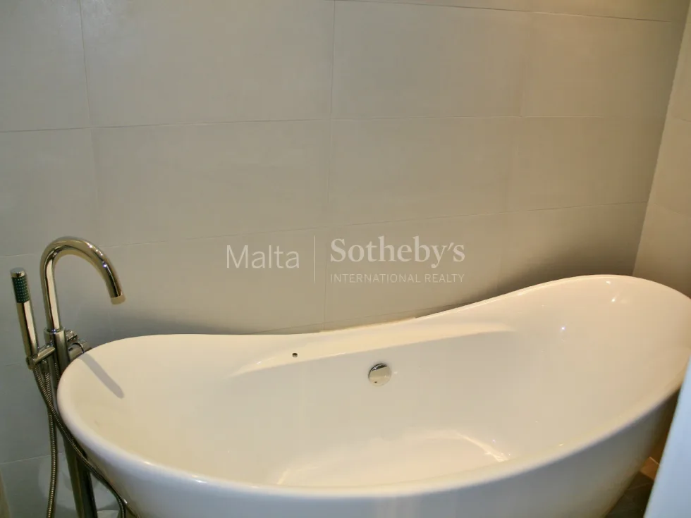3 bed Apartment For Rent in Sliema, Sliema - thumb 7