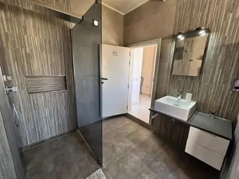 3 bed Town House For Rent in Sliema, Sliema - thumb 10