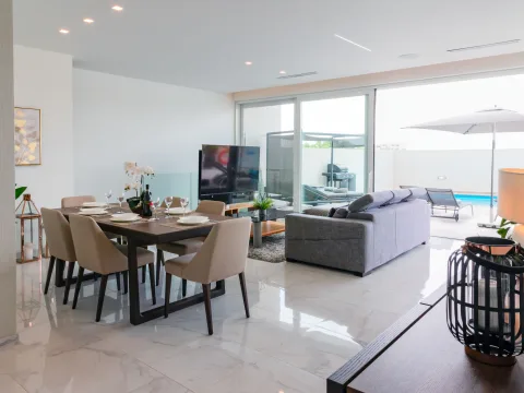 6 bed Villa For Rent in St Julian's, St Julian's - thumb 3