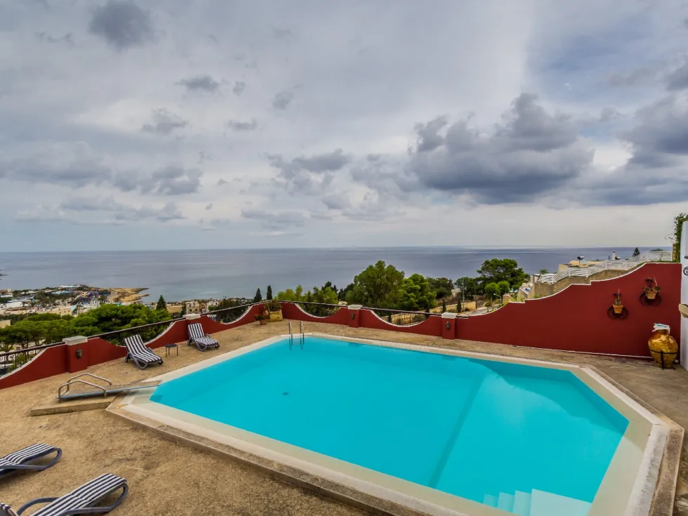 5 bed Villa For Sale in Madliena, Madliena - thumb 1