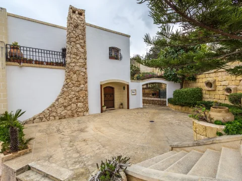 5 bed Villa For Sale in Madliena, Madliena - thumb 2