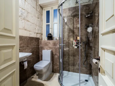 5 bed Town House For Rent in Cospicua, Cospicua - thumb 13