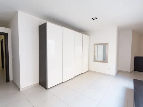 3 bed Apartment For Rent in Sliema, Sliema - thumb 10