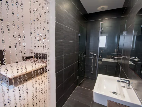 3 bed Apartment For Rent in Sliema, Sliema - thumb 8