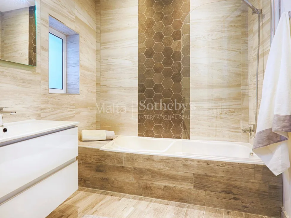 2 bed Apartment For Rent in Sliema, Sliema - thumb 8