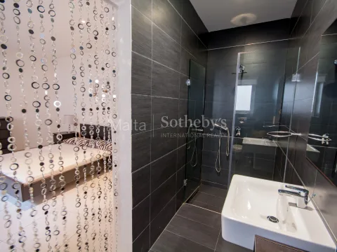 3 bed Apartment For Rent in Sliema, Sliema - thumb 10