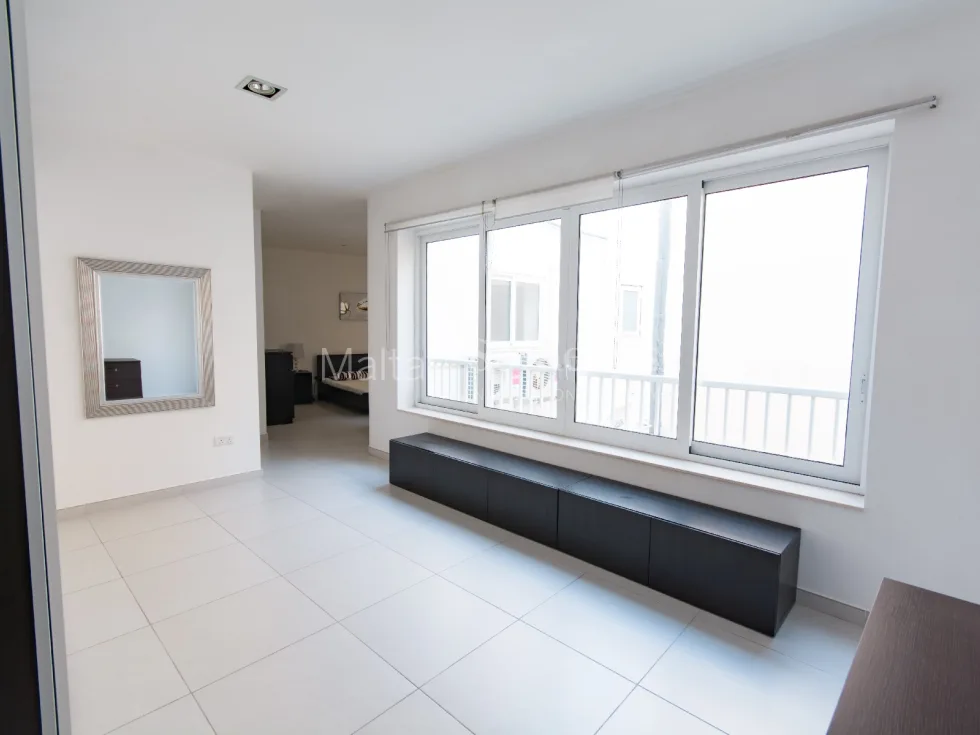 3 bed Apartment For Rent in Sliema, Sliema - thumb 7