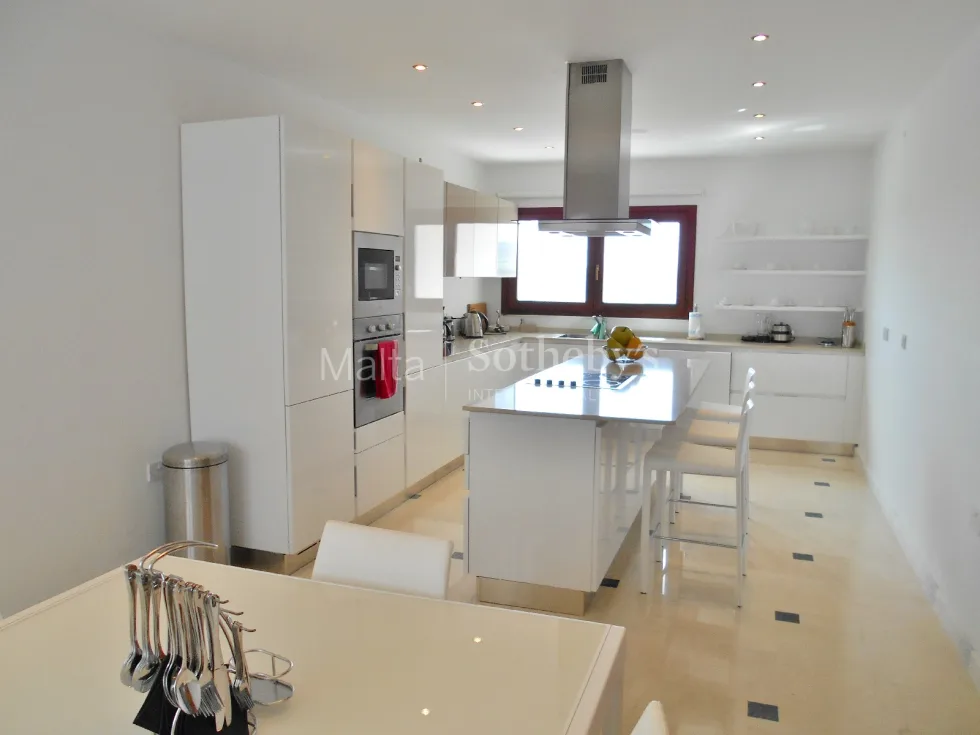 3 bed Penthouse For Rent in St Paul's Bay, St Paul's Bay - thumb 2