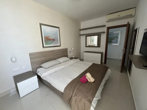 2 bed Penthouse For Rent in Sliema, Sliema - thumb 6