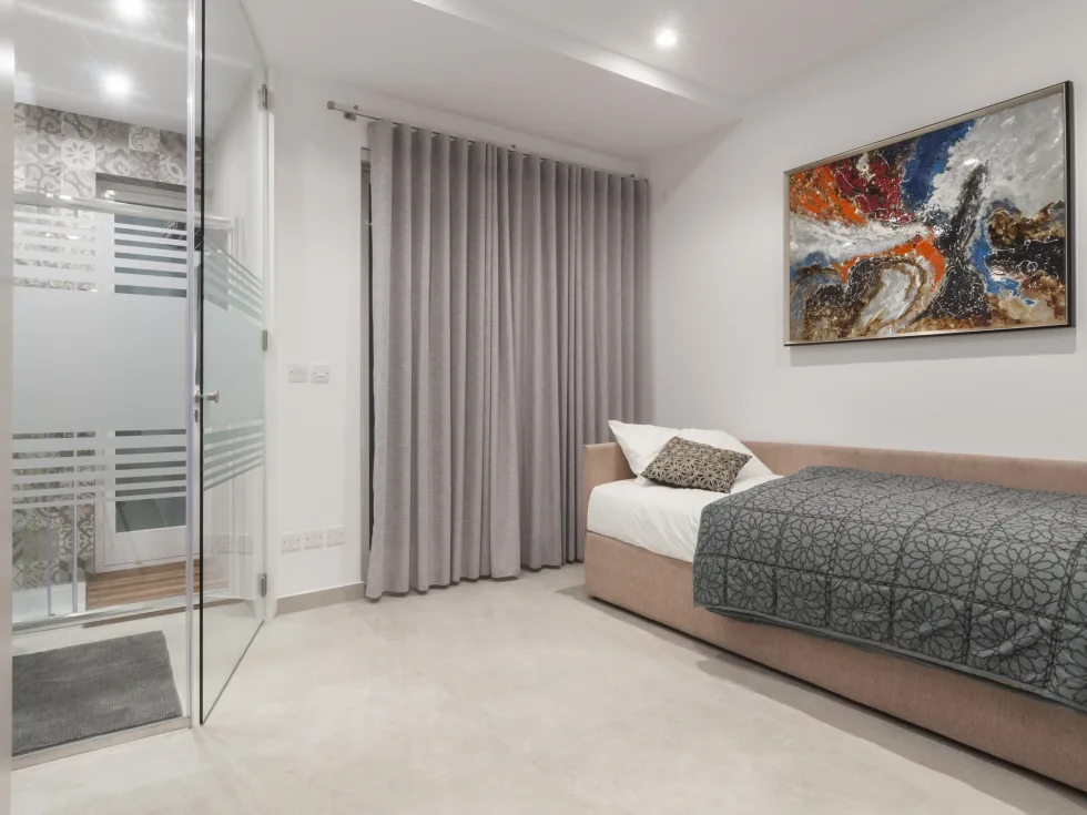 3 bed Apartment For Rent in Sliema, Sliema - thumb 3