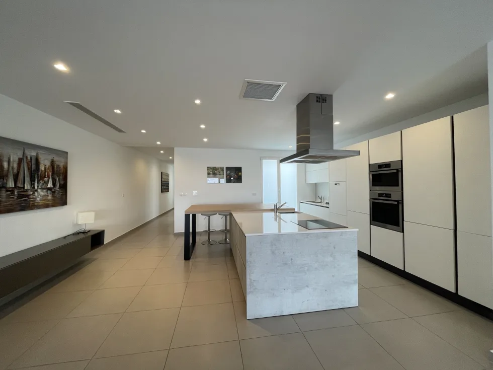 3 bed Apartment For Rent in Sliema, Sliema - thumb 5