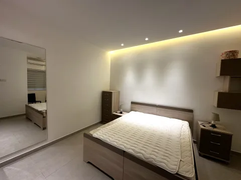 2 bed Apartment For Rent in Sliema, Sliema - thumb 6