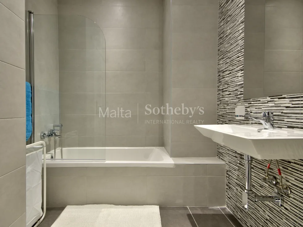 3 bed Apartment For Rent in Sliema, Sliema - thumb 7