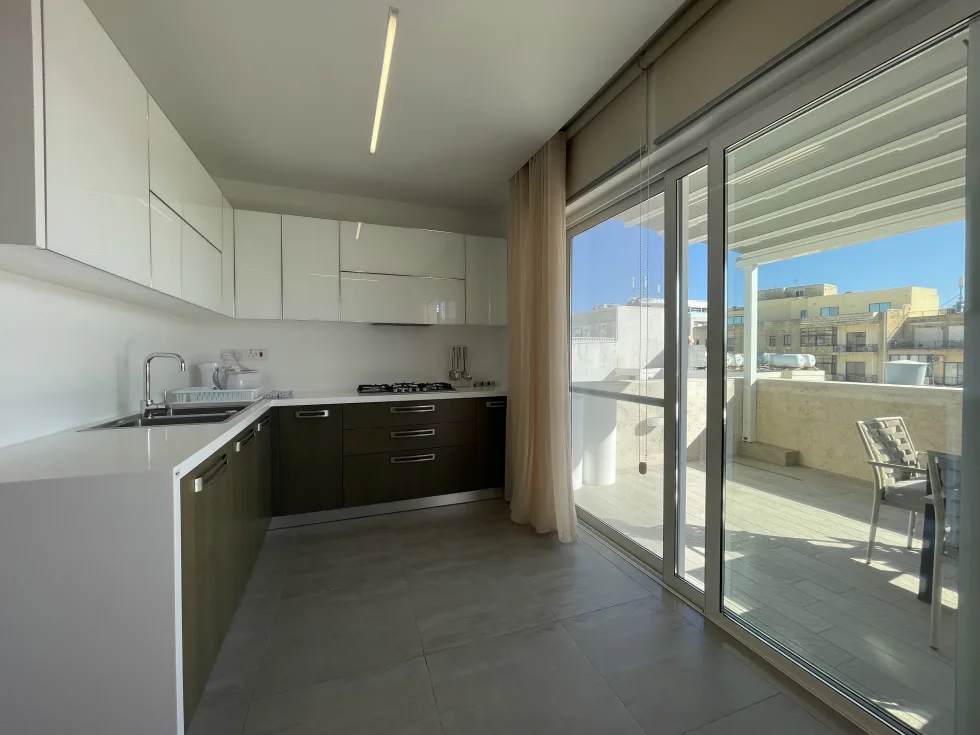 3 bed Penthouse For Rent in Sliema, Sliema - thumb 5