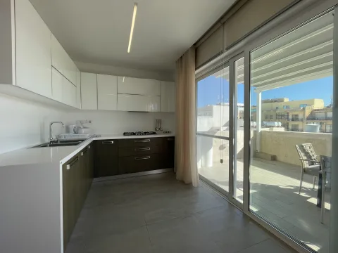 3 bed Penthouse For Rent in Sliema, Sliema - thumb 5
