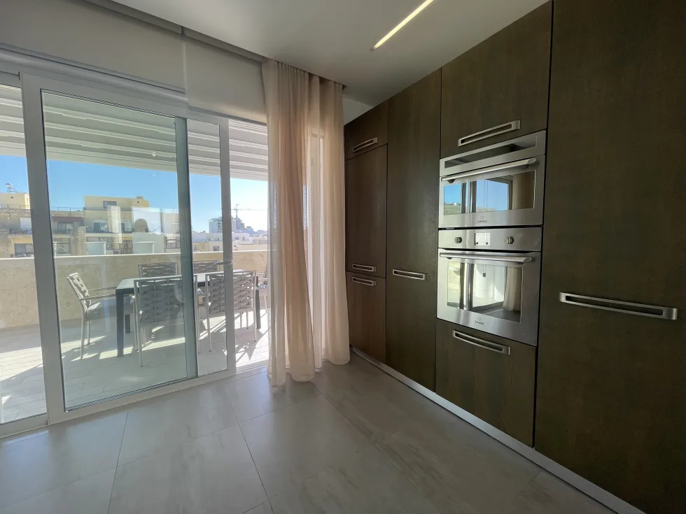 3 bed Penthouse For Rent in Sliema, Sliema - thumb 6