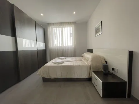 3 bed Penthouse For Rent in Sliema, Sliema - thumb 8