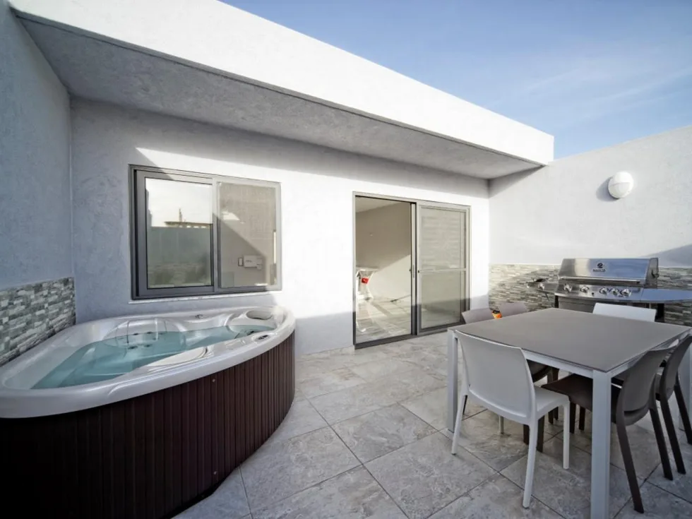 3 bed Town House For Rent in Sliema, Sliema - thumb 7