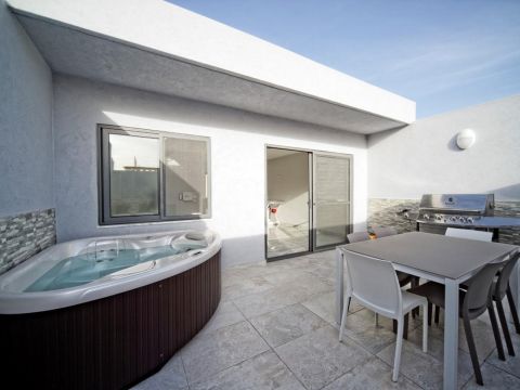 3 bed Town House For Rent in Sliema, Sliema - thumb 7