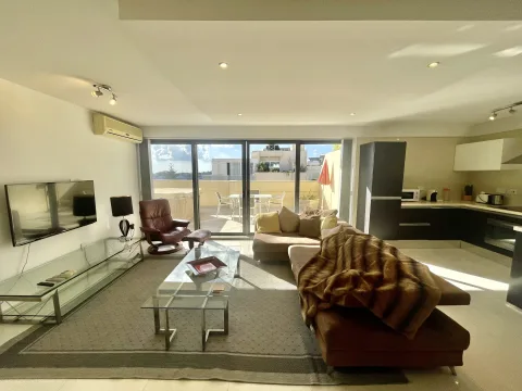 2 bed Penthouse For Rent in Swieqi, Swieqi - thumb 3