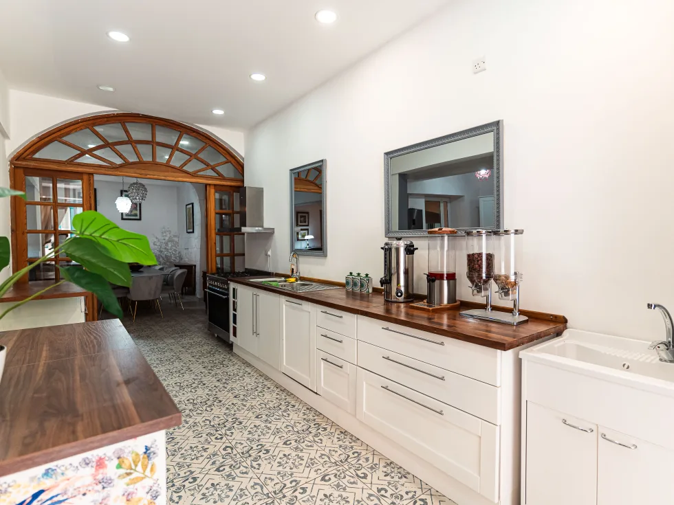 8 bed Town House For Rent in St Julian's, St Julian's - thumb 6