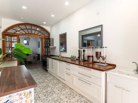 8 bed Town House For Rent in St Julian's, St Julian's - thumb 6