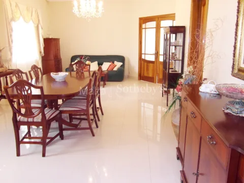 3 bed Villa For Rent in Attard, Attard - thumb 2