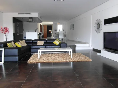 3 bed Apartment For Rent in Ta' Xbiex, Ta' Xbiex - thumb 1