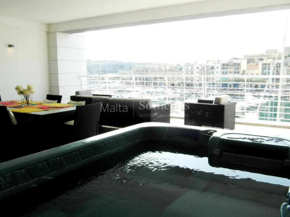 3 bed Apartment For Rent in Ta' Xbiex, Ta' Xbiex - thumb 4