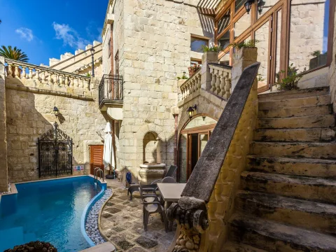 3 bed House of Character For Rent in Zebbug, Zebbug - thumb 1