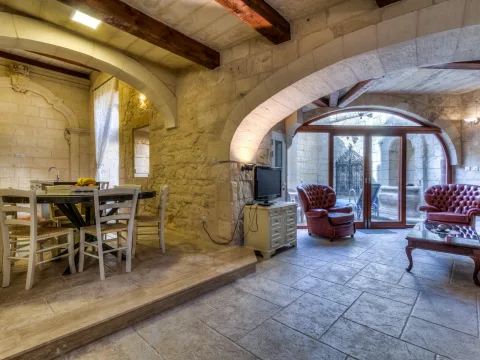 3 bed House of Character For Rent in Zebbug, Zebbug - thumb 5