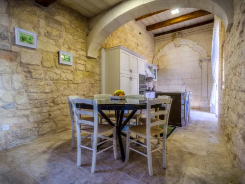 3 bed House of Character For Rent in Zebbug, Zebbug - thumb 6