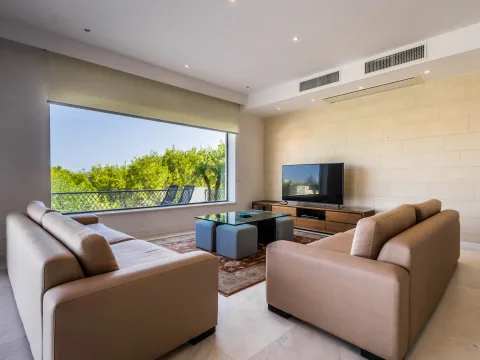 6 bed Villa For Rent in Bahar ic-Caghaq, Bahar ic-Caghaq - thumb 12