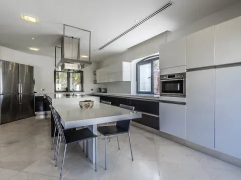 6 bed Villa For Rent in Bahar ic-Caghaq, Bahar ic-Caghaq - thumb 16