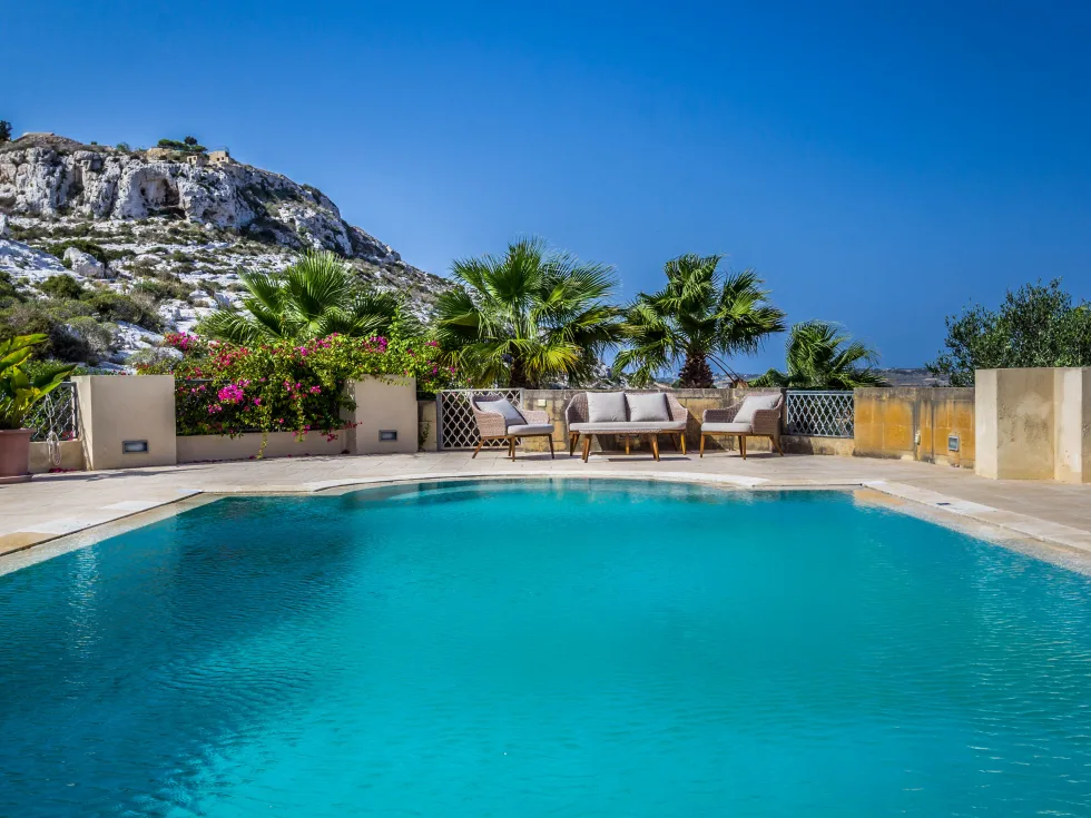 6 bed Villa For Rent in Bahar ic-Caghaq, Bahar ic-Caghaq - thumb 2