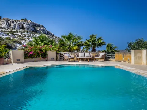 6 bed Villa For Rent in Bahar ic-Caghaq, Bahar ic-Caghaq - thumb 2