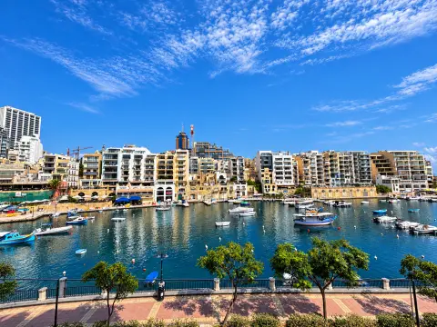 2 bed Apartment For Rent in Sliema, St Julian's - thumb 1