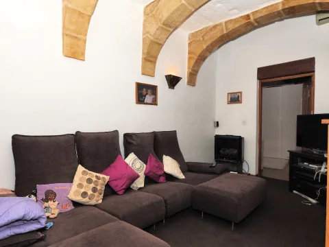 4 bed Farmhouse For Rent in Swatar, Swatar - thumb 12