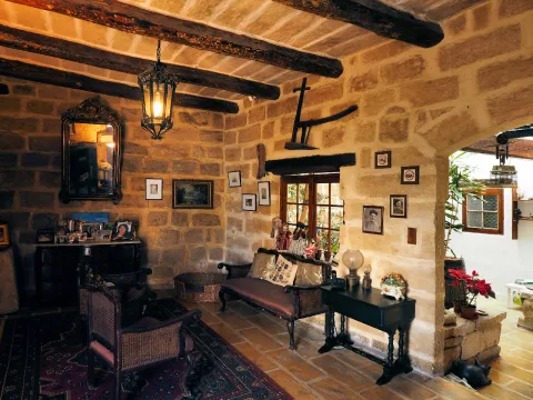 4 bed Farmhouse For Rent in Swatar, Swatar - thumb 3