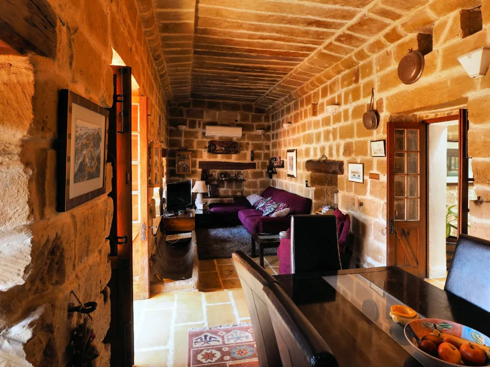 4 bed Farmhouse For Rent in Swatar, Swatar - thumb 6