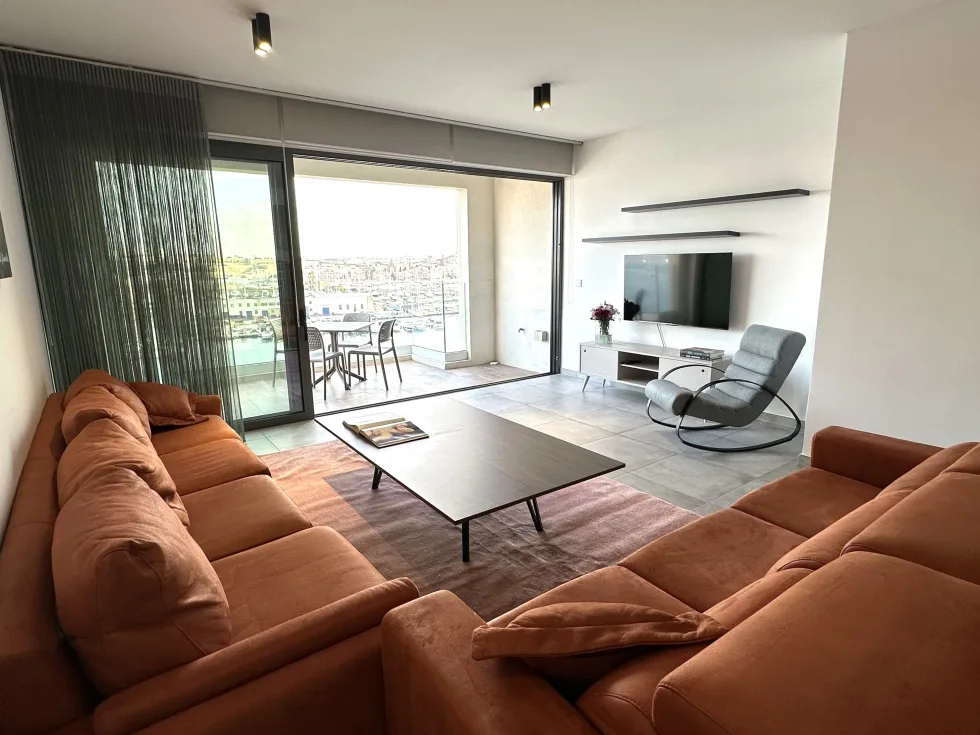 2 bed Penthouse For Rent in Sliema, Sliema - thumb 7