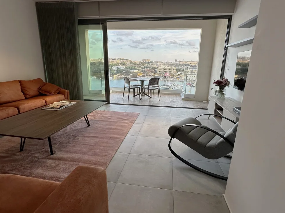 2 bed Penthouse For Rent in Sliema, Sliema - thumb 8