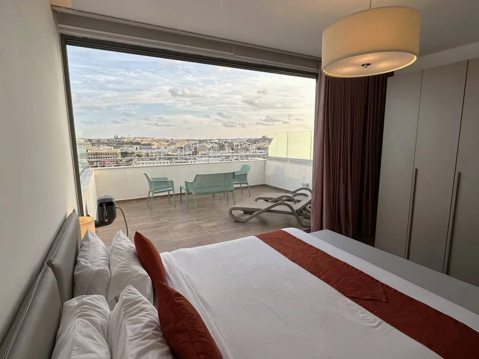 2 bed Penthouse For Rent in Sliema, Sliema - thumb 9