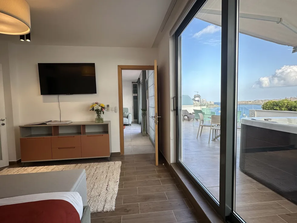 1 bed Penthouse For Rent in Sliema, Sliema - thumb 7