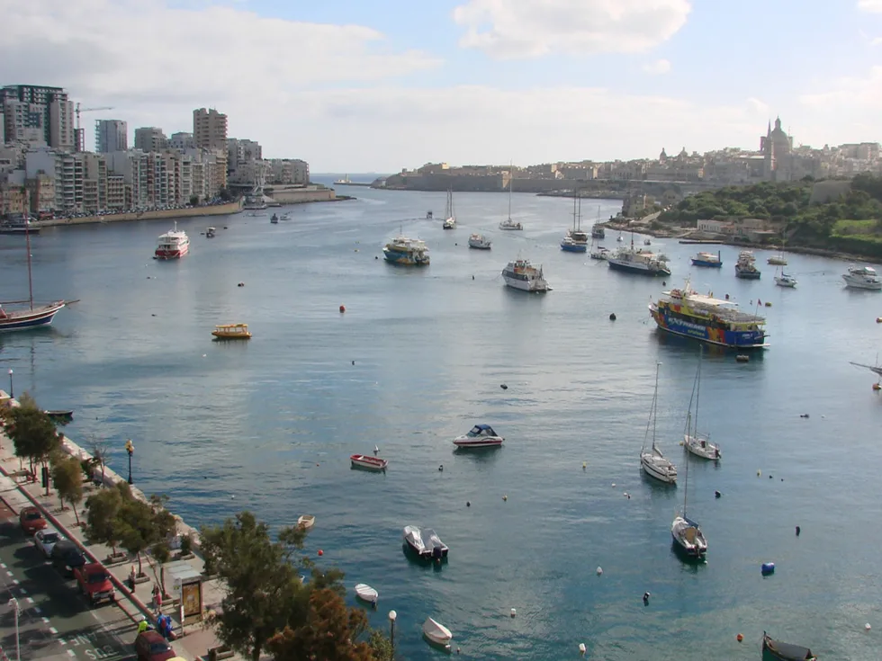 3 bed Apartment For Rent in Sliema, Sliema - thumb 11