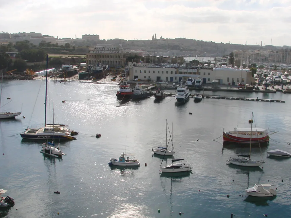 3 bed Apartment For Rent in Sliema, Sliema - thumb 12