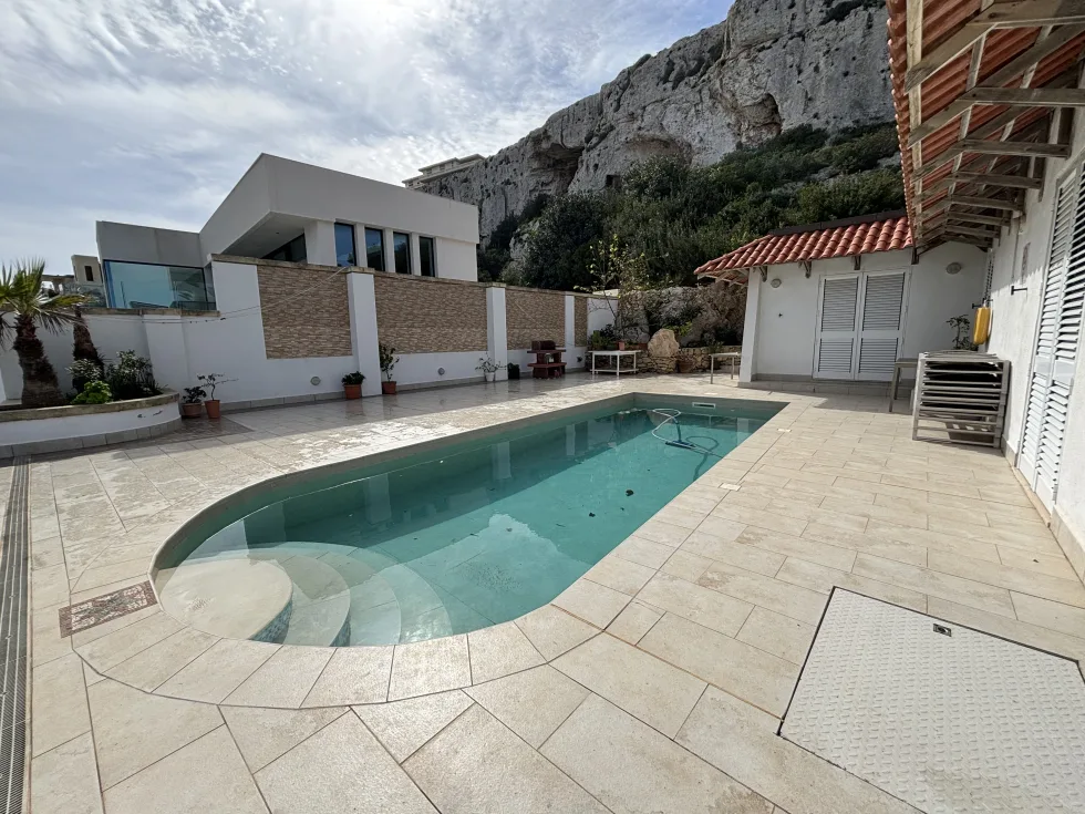 3 bed Villa For Rent in Mellieha, Mellieha - thumb 1