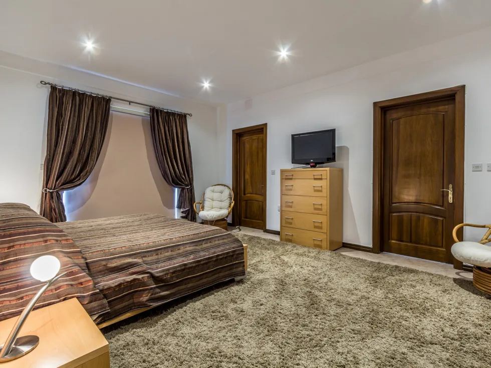 4 bed Penthouse For Rent in Sliema, Sliema - thumb 10