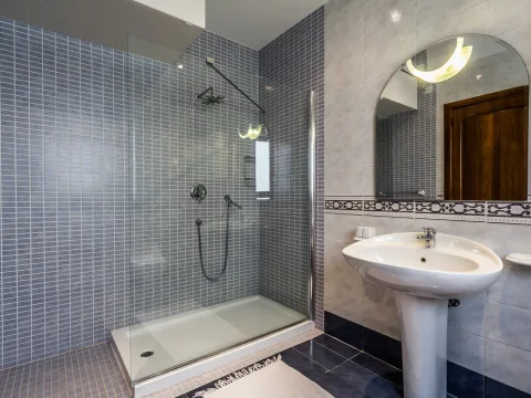 4 bed Penthouse For Rent in Sliema, Sliema - thumb 13