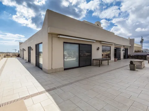 4 bed Penthouse For Rent in Sliema, Sliema - thumb 14